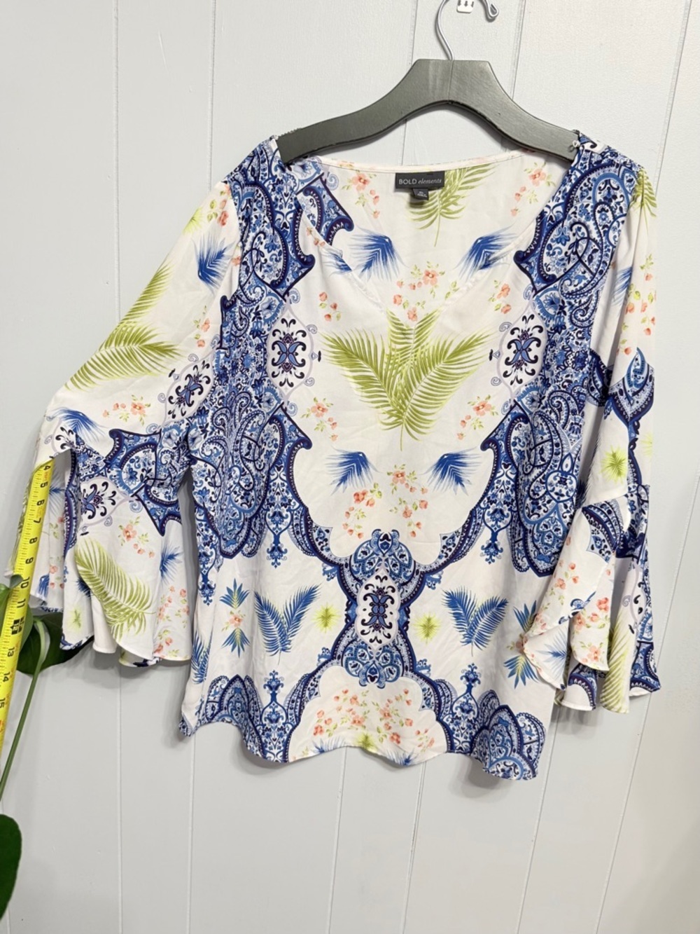 #16)  BOLD elements White V-Neck Bell Sleeve Floral Paisley Top